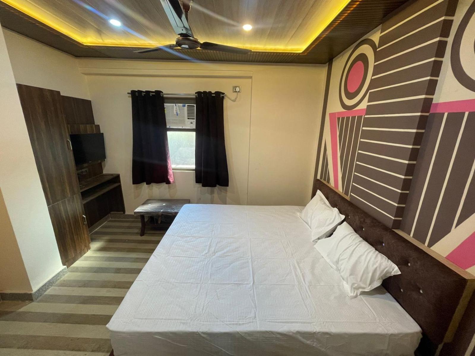ורנאסי Himalaya Inn Guest House מראה חיצוני תמונה